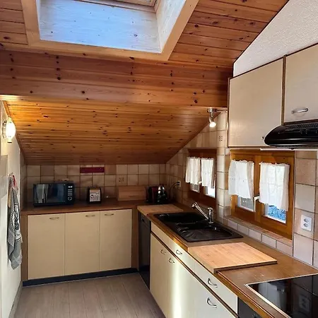 De Charme En Attique Dans Un Petit Appartement *