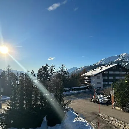 De Charme En Attique Dans Un Petit Crans-Montana