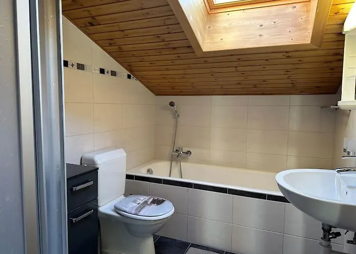 De Charme En Attique Dans Un Petit *