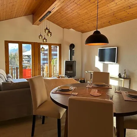 Apartment De Charme En Attique Dans Un Petit