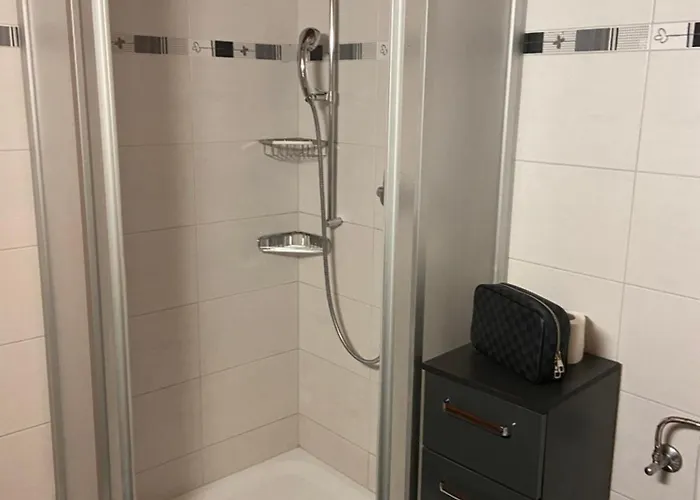 De Charme En Attique Dans Un Petit * كرانز مونتانا